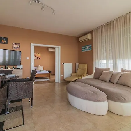 Lakeside Panorama Penthouse W Jacuzzi & Ac By Nw Διαμέρισμα *