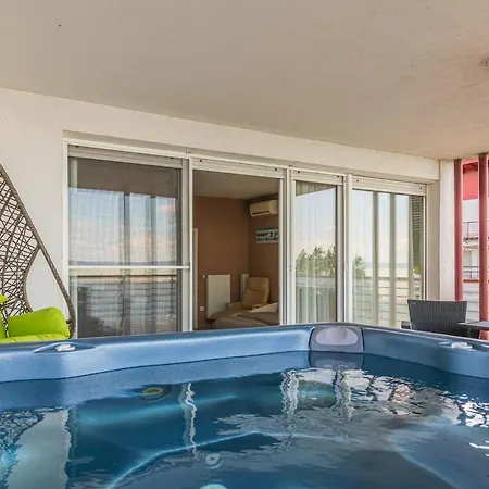 Lakeside Panorama Penthouse W Jacuzzi & Ac By Nw Daire *