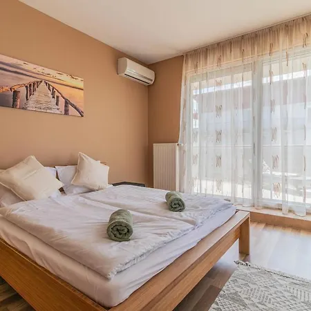 Daire Lakeside Panorama Penthouse W Jacuzzi & Ac By Nw Siofok