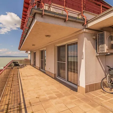 Lakeside Panorama Penthouse W Jacuzzi & Ac By Nw Siofok