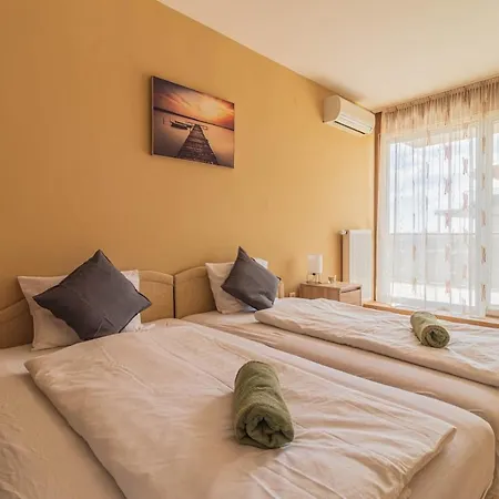 Lakeside Panorama Penthouse W Jacuzzi & Ac By Nw Daire