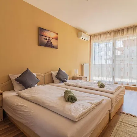 Daire Lakeside Panorama Penthouse W Jacuzzi & Ac By Nw *